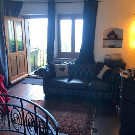 A Room With A View - Maisonnette Dans Bourg Medieval Au Bord Du Lac Leman إيفوار المظهر الخارجي الصورة