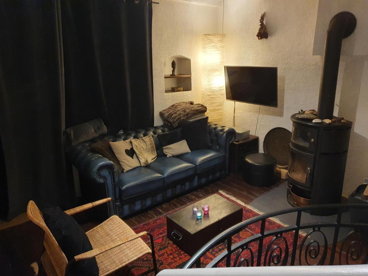 A Room With A View - Maisonnette Dans Bourg Medieval Au Bord Du Lac Leman إيفوار المظهر الخارجي الصورة